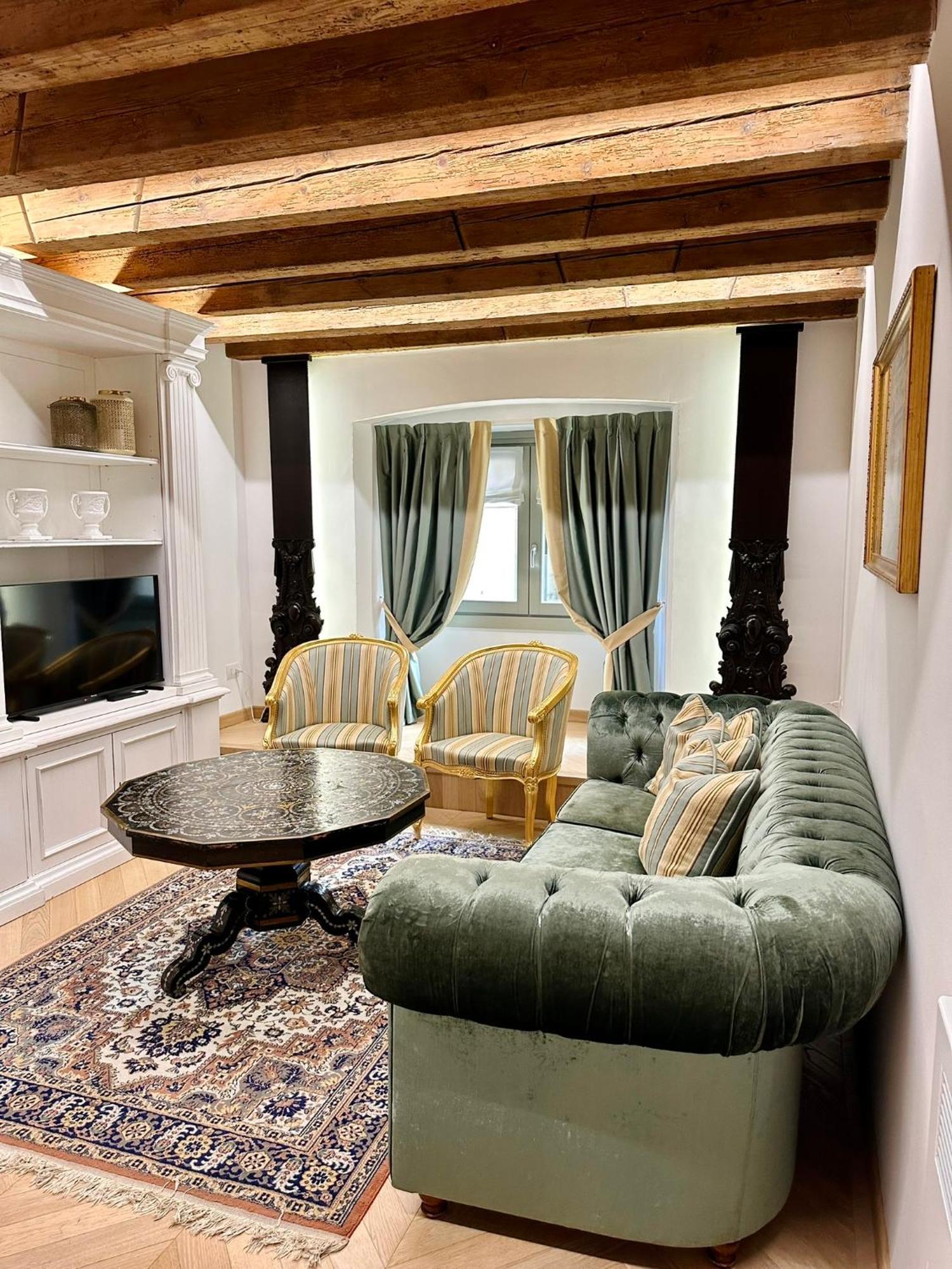 Apartment The Ambassador By Palazzo Monga *