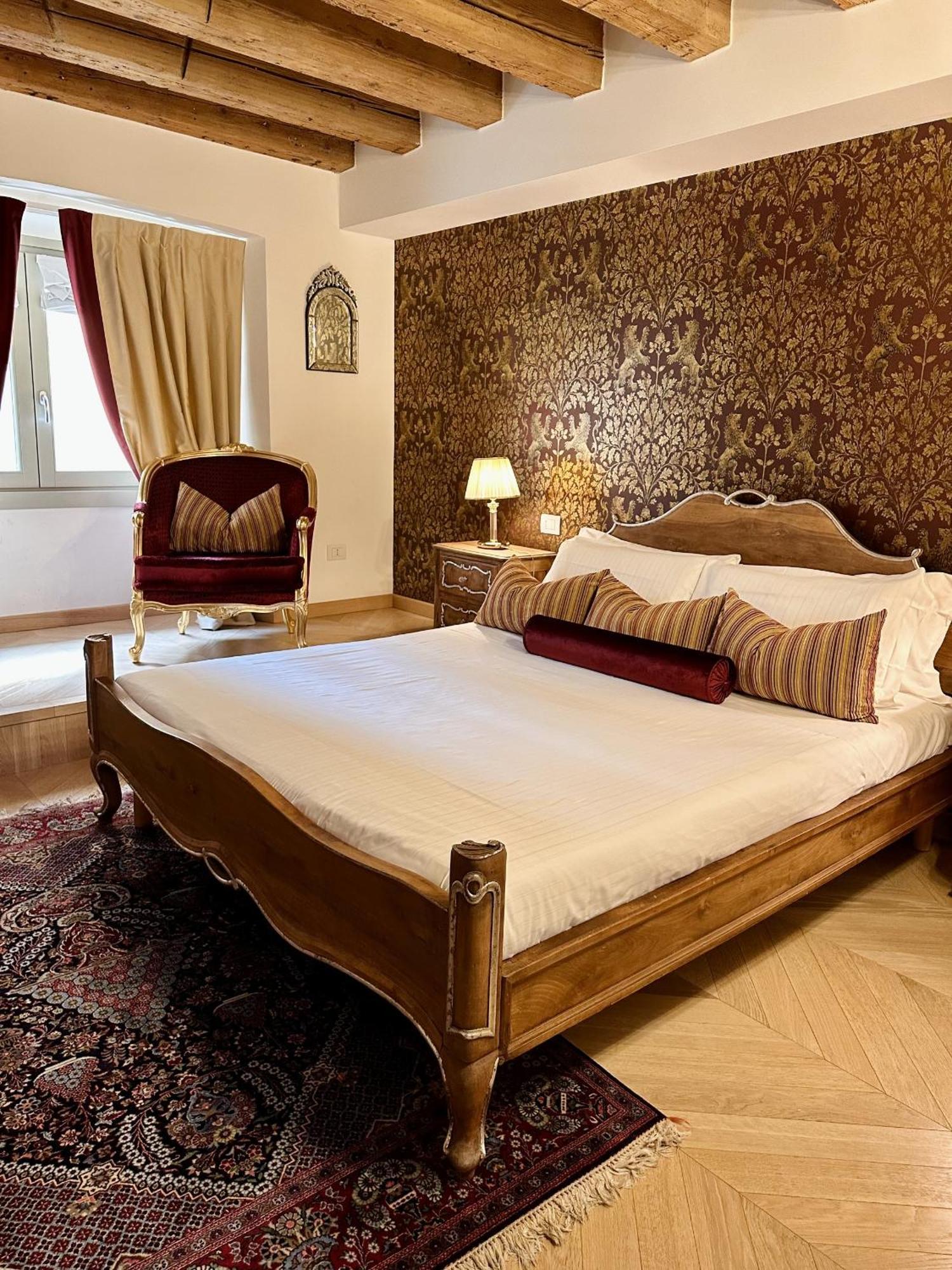 The Ambassador By Palazzo Monga Apartment
